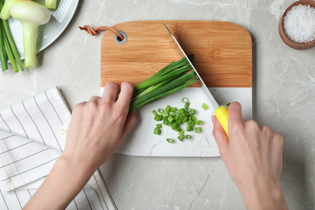 How to Find the Perfect Wood Cutting Board 1 selecting wooden cutting boards