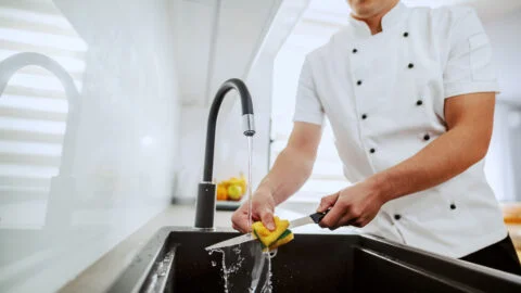 How to Clean Kitchen Knifes Guide Image 1