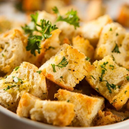 Crouton Recipe pairs well with salads